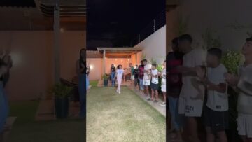 Dançar com a vassoura? – Estevão Filipe