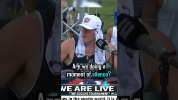 Are they doin a moment of silence? 😂😂
